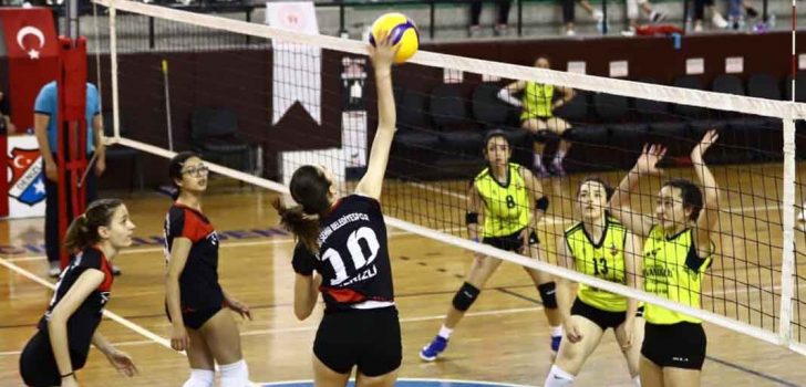 VOLEYBOL’DA GRUP HEYECANI DENİZLİ’DE