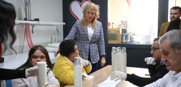 MERKEZEFENDİ’DE ÖZEL BİREYLER ÜRETİRKEN KAZANIYOR