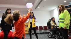 DENİZLİ’YE GELEN DEPREMZEDELERE BÜYÜKŞEHİR ELİ UZANIYOR