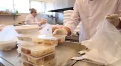 İHTİYAÇ SAHİBİ VATANDAŞLARA KAHVALTI VE SICAK YEMEK