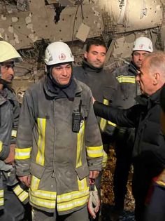 BAŞKAN ZOLAN VE VALİ ATİK DEPREM BÖLGESİNDE