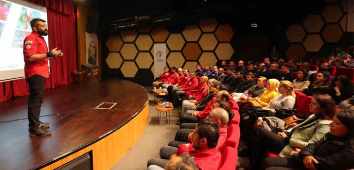 AKUT TARAFINDAN DEPREM BİLİNÇLENDİRME SEMİNERİ