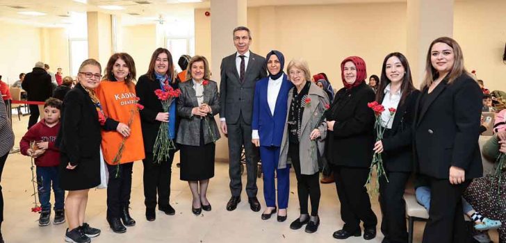 KADIN MECLİSİ, DEPREMZEDE KADINLARI YALNIZ BIRAKMADI