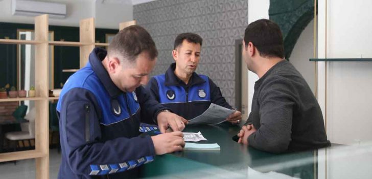 MERKEZEFENDİ’DE İŞ YERLERİ ZABITA EKİPLERİNCE DENETLENİYOR