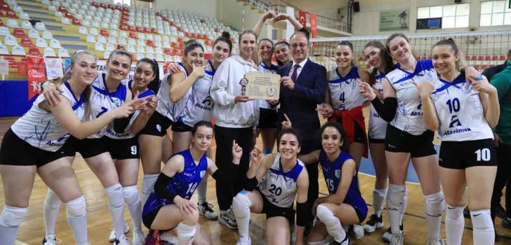 PAMUKKALE KADIN VOLEYBOL TAKIMI GRUP ŞAMPİYONU