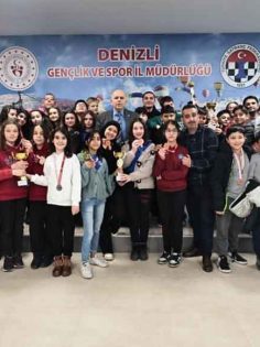 SATRANÇ KÜÇÜKLER ŞAMPİYONASI TAMAMLANDI