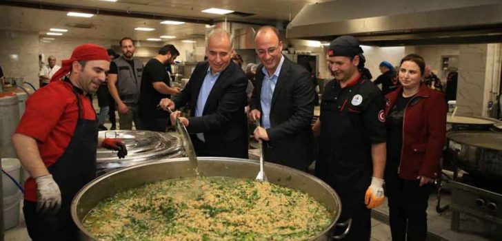 BAŞKAN ZOLAN AFETZEDELERİ YALNIZ BIRAKMIYOR