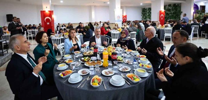 BAŞKAN ZOLAN, GÖNÜL SOFRASINDA MUHTARLARLA BULUŞTU