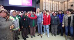 BAŞKAN DOĞAN KADIN ÇALIŞMA ARKADAŞLARININ GÜNÜNÜ KUTLADI