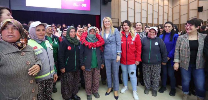 BAŞKAN DOĞAN KADIN ÇALIŞMA ARKADAŞLARININ GÜNÜNÜ KUTLADI