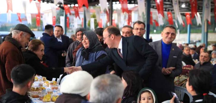 PAMUKKALE BELEDİYESİ RAMAZANIN GÜZELLİĞİNİ AKKÖY’E TAŞIDI