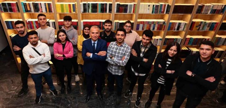 BİLİM, KÜLTÜR VE SANAT MERKEZİ KÜTÜPHANESİNE KAVUŞTU