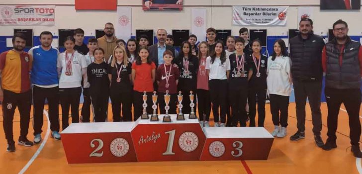 PAMUKKALELİ DARTÇILARI SEZONDA 53 MADALYA KAZANDI