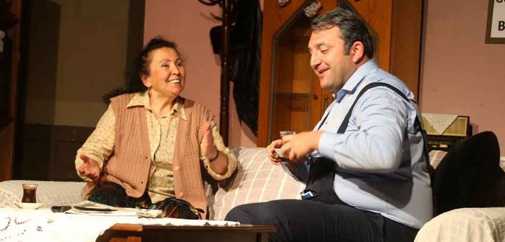 MERKEZEFENDİ KENT TİYATROSU OYUNLARIYLA KEYİF VERİYOR