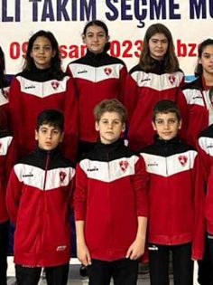 BÜYÜKŞEHİR YÜZME TAKIMI BAŞARIDAN BAŞARIYA KOŞUYOR