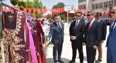 MESLEK LİSELİ ÖĞRENCİLERİN ÜRETTİKLERİ ÜRÜNLER SERGİLENDİ