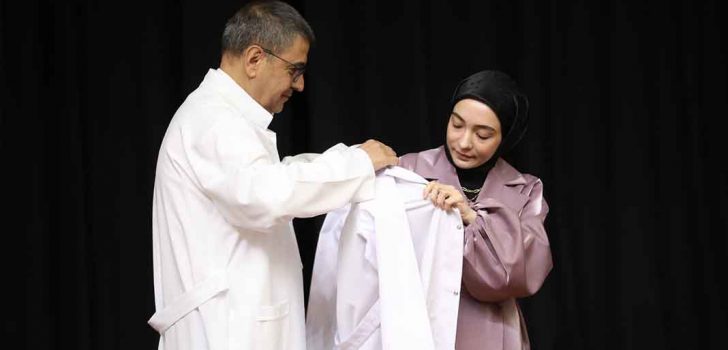 PAÜ’DE TIP ÖĞRENCİLERİ BEYAZ ÖNLÜKLERİNİ GİYDİ