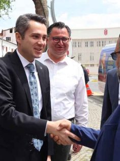 TAVAS, EKREM BAŞER’İ BAĞRINA BASTI