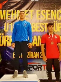 DENİZLİLİ GÜREŞÇİ TÜRKİYE ŞAMPİYONU