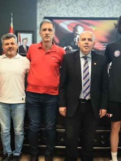 MİLLİ YÜZÜCÜ VE TRİATLONCULARDAN İLMAN’A ZİYARET