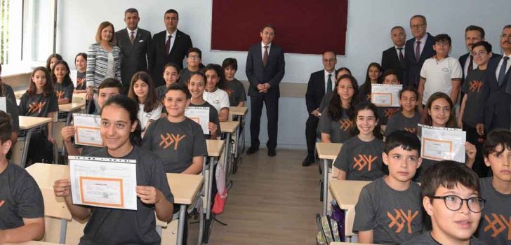 DENİZLİ’DE 188 BİN 774 ÖĞRENCİ KARNESİNİ ALDI