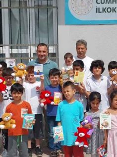 ﻿ŞEHİT ÖĞRETMENİN ADI KÜTÜPHANEDE ÖLÜMSÜZLEŞTİ