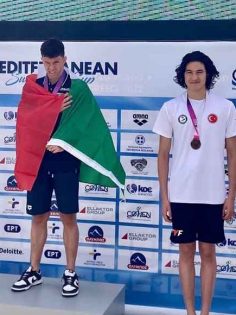DENİZLİLİ MİLLİ SPORCU MADALYASINI ALDI