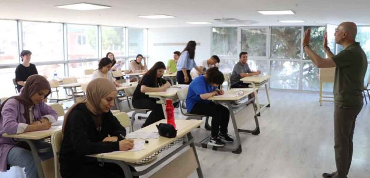 SARAYKÖY’DE ÖĞRENCİLERE ÜCRETSİZ DENEME SINAVI