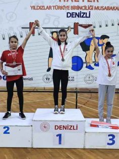 HALTER TÜRKİYE ŞAMPİYONASI DENİZLİ’DE DEVAM EDİYOR