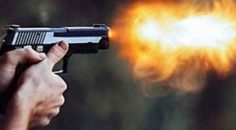 MOTOSİKLETLİ ŞAHIS, ARACININ ÖNÜNÜ KESİP KADINI VURDU