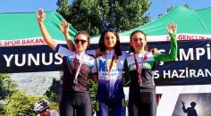 BUSE’DEN ÇİFTE ŞAMPİYONLUK