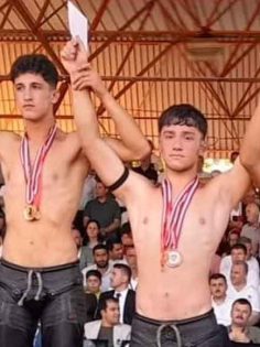 GÜREŞÇİLER MADALYA İLE DÖNDÜ