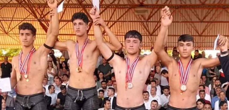 GÜREŞÇİLER MADALYA İLE DÖNDÜ