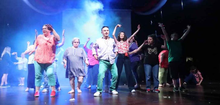 ÖZEL ÖĞRENCİLERİN PERFORMANSI AYAKTA ALKIŞLANDI