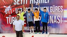 DENİZLİLİ GÜREŞÇİLER MADALYALARLA DÖNDÜ