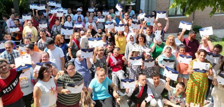 ENGELSİZ YAŞAM AKADEMİSİ’NDE KARNE SEVİNCİ