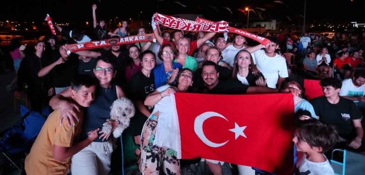 ŞAMPİYONLUK COŞKUSU MERKEZEFENDİ’DE YAŞANDI