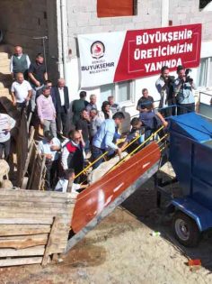 BÜYÜKŞEHİR’DEN KÜÇÜKBAŞ HAYVANCILIĞA DESTEK