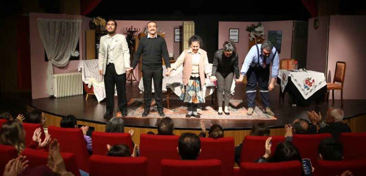 ‘LÜTFEN KIZIMLA EVLENİR MİSİNİZ?’ OYUNU SAHNELENECEK