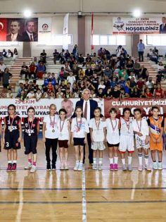 BASKETBOL TURNUVASINA 40 TAKIMDAN 200 SPORCU KATILDI