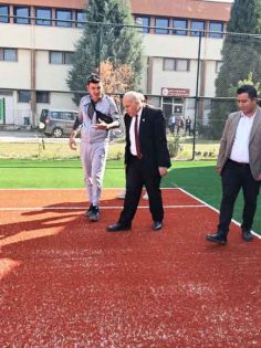 TENİS KORTLARI YENİ YÜZÜYLE HİZMETE HAZIR