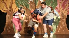 MİNİKLER, KENT TİYATROSU’NUN OYUNUNU KEYİF ALARAK İZLEDİ