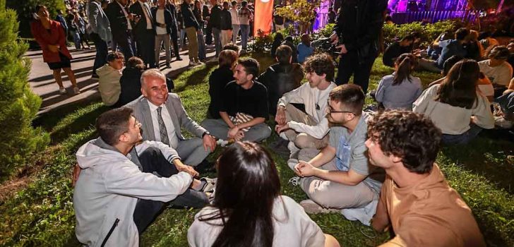 BAŞKAN ZOLAN, GENÇLERİN FESTİVAL COŞKUSUNA ORTAK OLDU