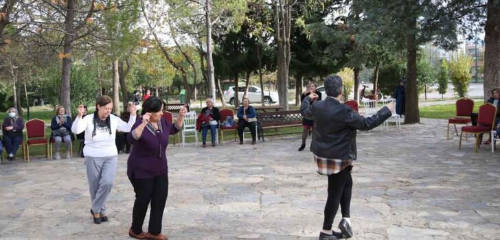 AKTİF YAŞ ALMA MERKEZİ’NDE ÖĞRETMENLER GÜNÜNE ÖZEL KUTLAMA