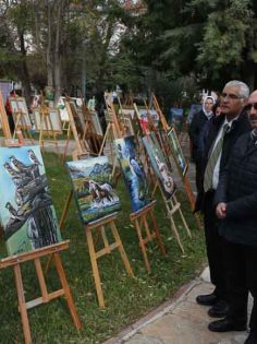 AKTİF YAŞ ALMA MERKEZİ’NDEKİ RESİM SERGİSİNE YOĞUN İLGİ