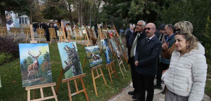 AKTİF YAŞ ALMA MERKEZİ’NDEKİ RESİM SERGİSİNE YOĞUN İLGİ