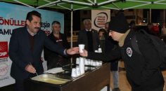 ERTEMUR BİR PROJESİNİ DAHA HAYATA GEÇİRDİ! İŞÇİLERE ÇORBA DAĞITTI