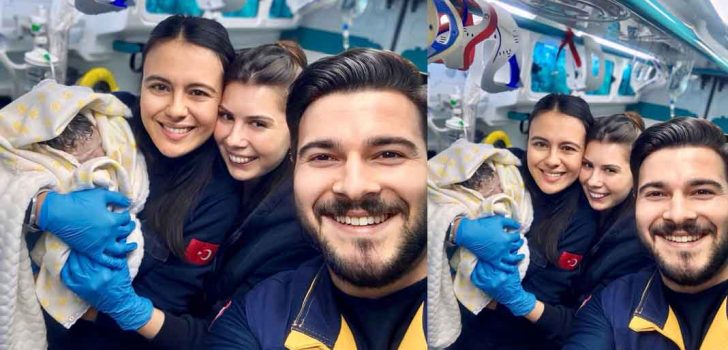 AMBULANSTA DÜNYAYA GELDİ