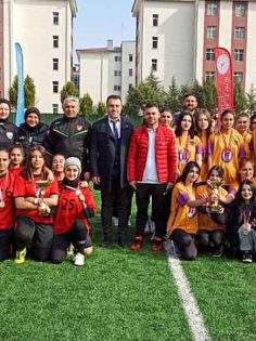 HOKEY GENÇ KIZLAR’DA ŞAMPİYON BELLİ