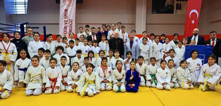 JUDO’DA KÜÇÜKLER MADALYALARINI ALDI